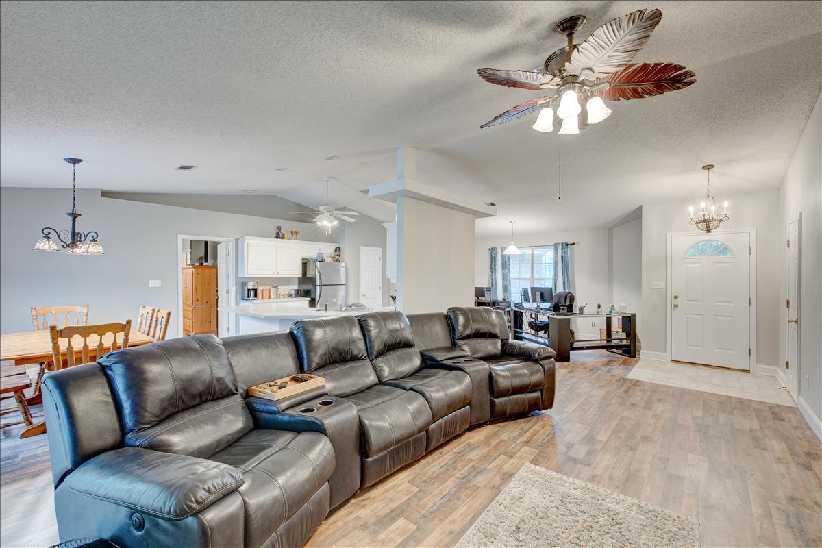 MOSSY OAKS - Residential