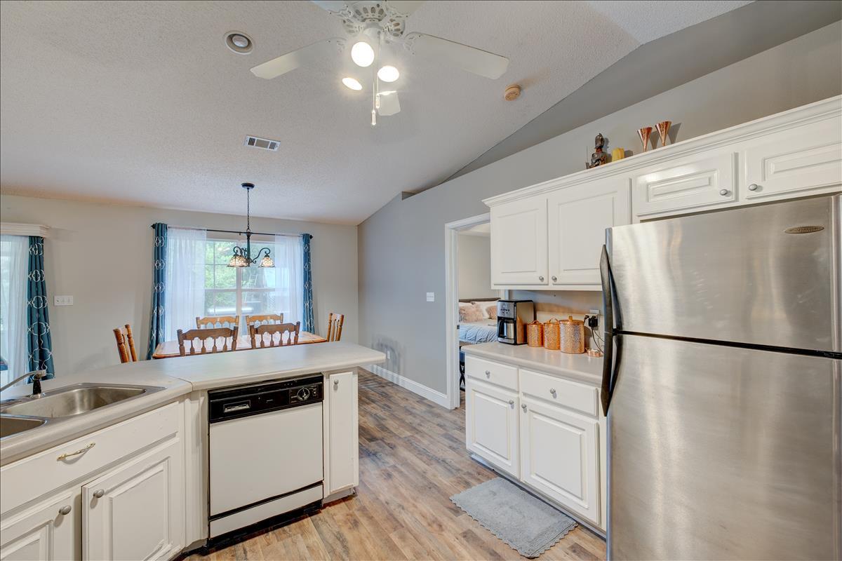 MOSSY OAKS - Residential