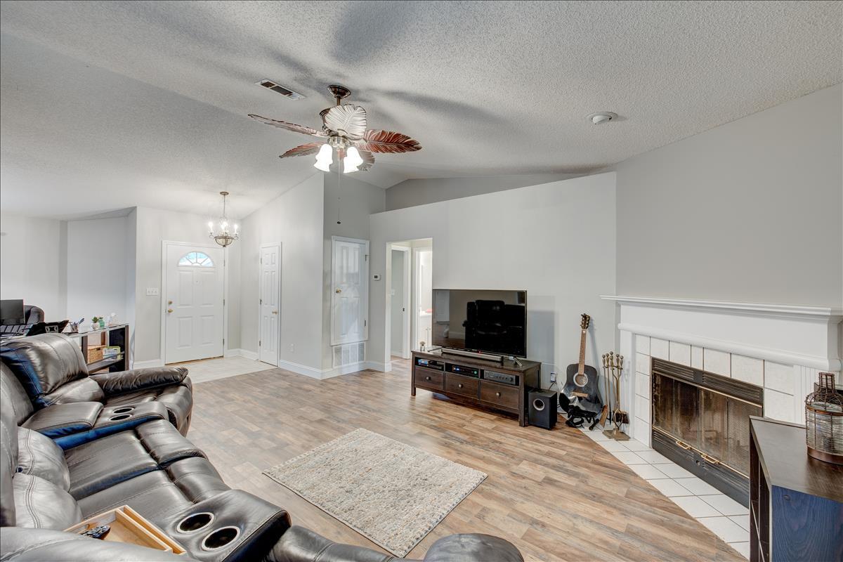 MOSSY OAKS - Residential