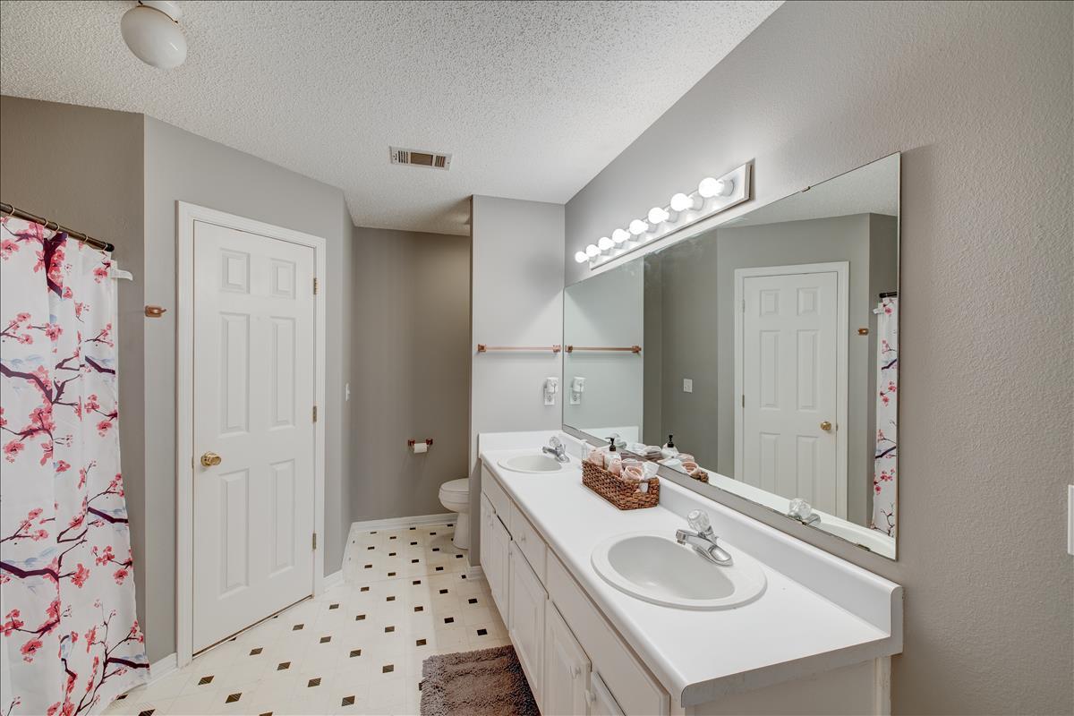 MOSSY OAKS - Residential