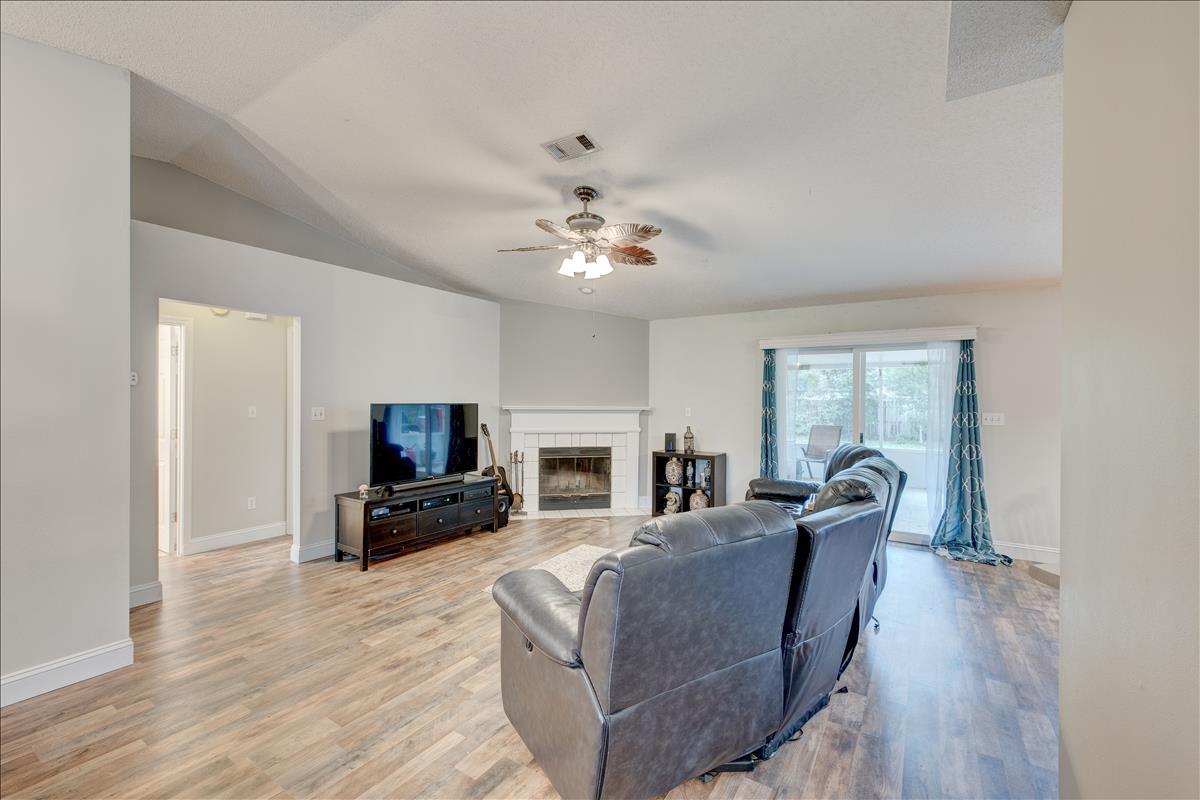 MOSSY OAKS - Residential