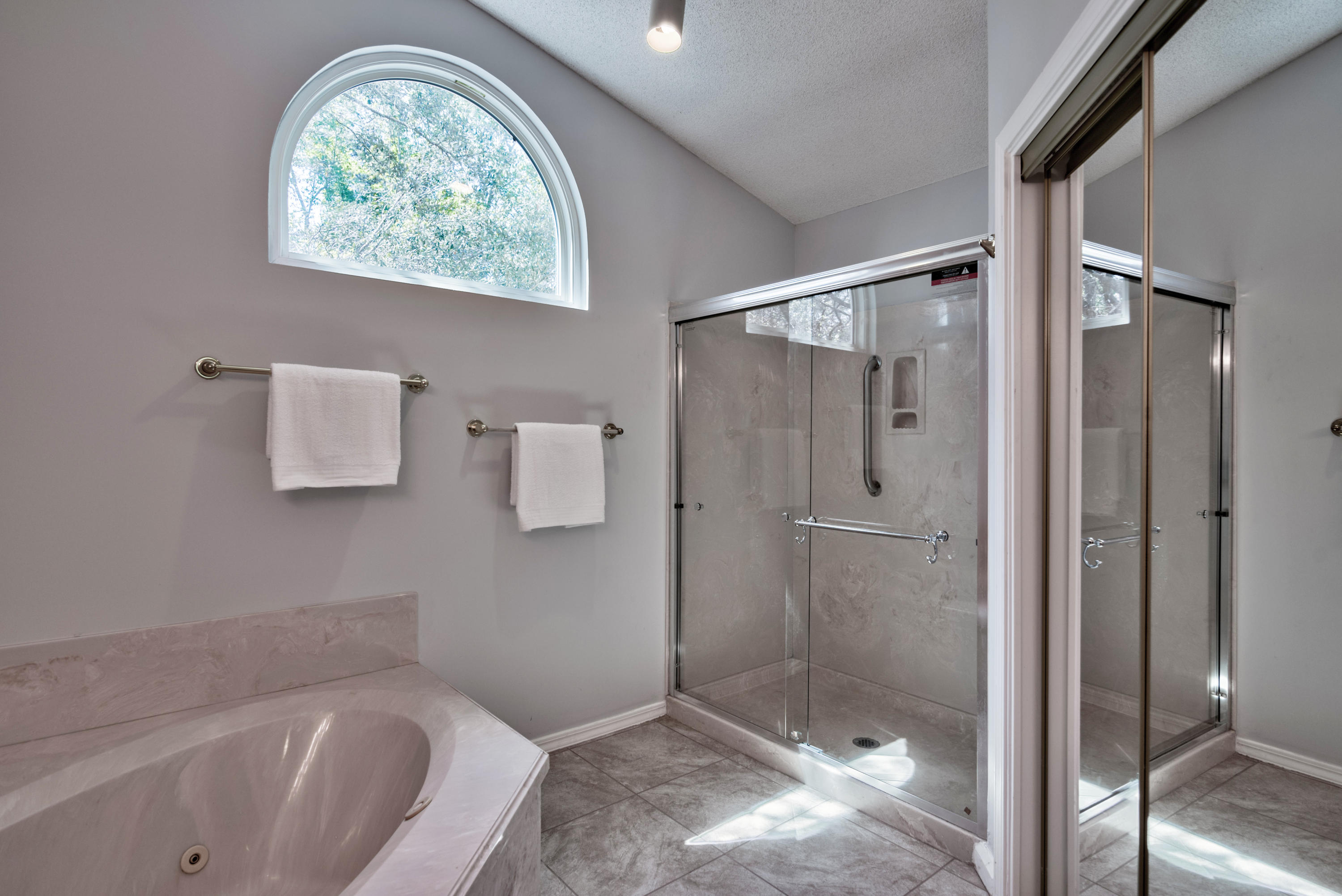 VALPARAISO PINECREST 6 - Residential