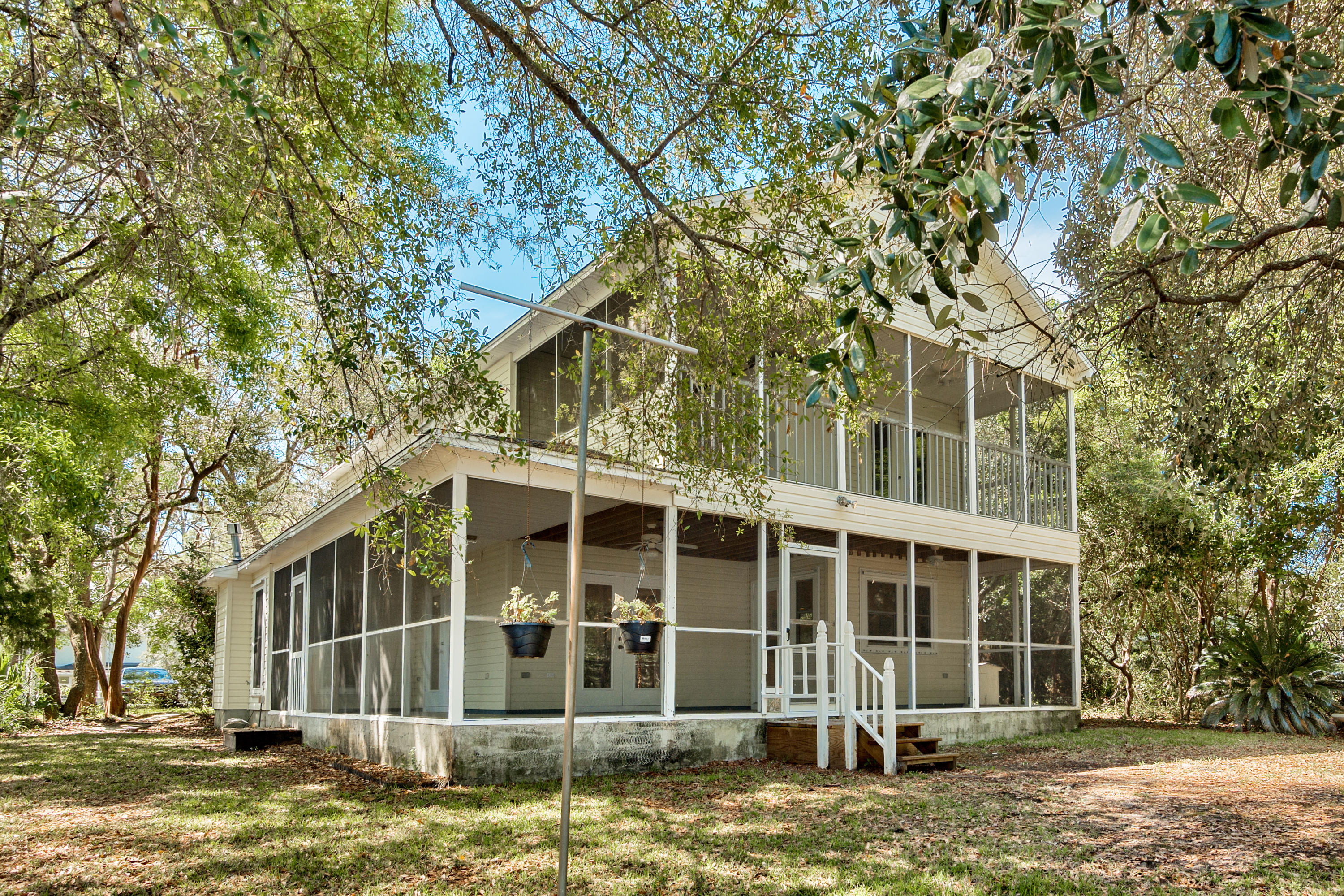 VALPARAISO PINECREST 6 - Residential