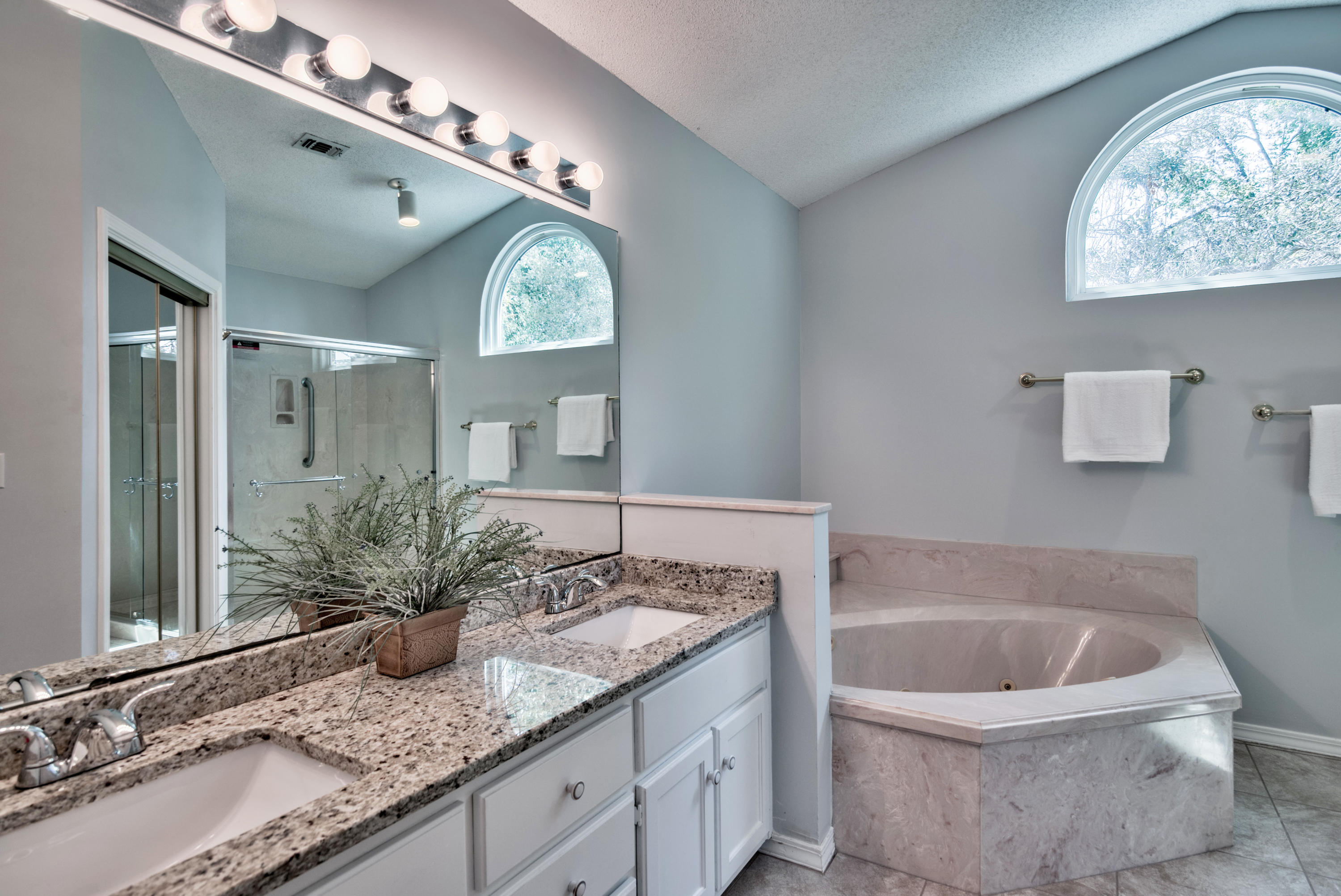 VALPARAISO PINECREST 6 - Residential