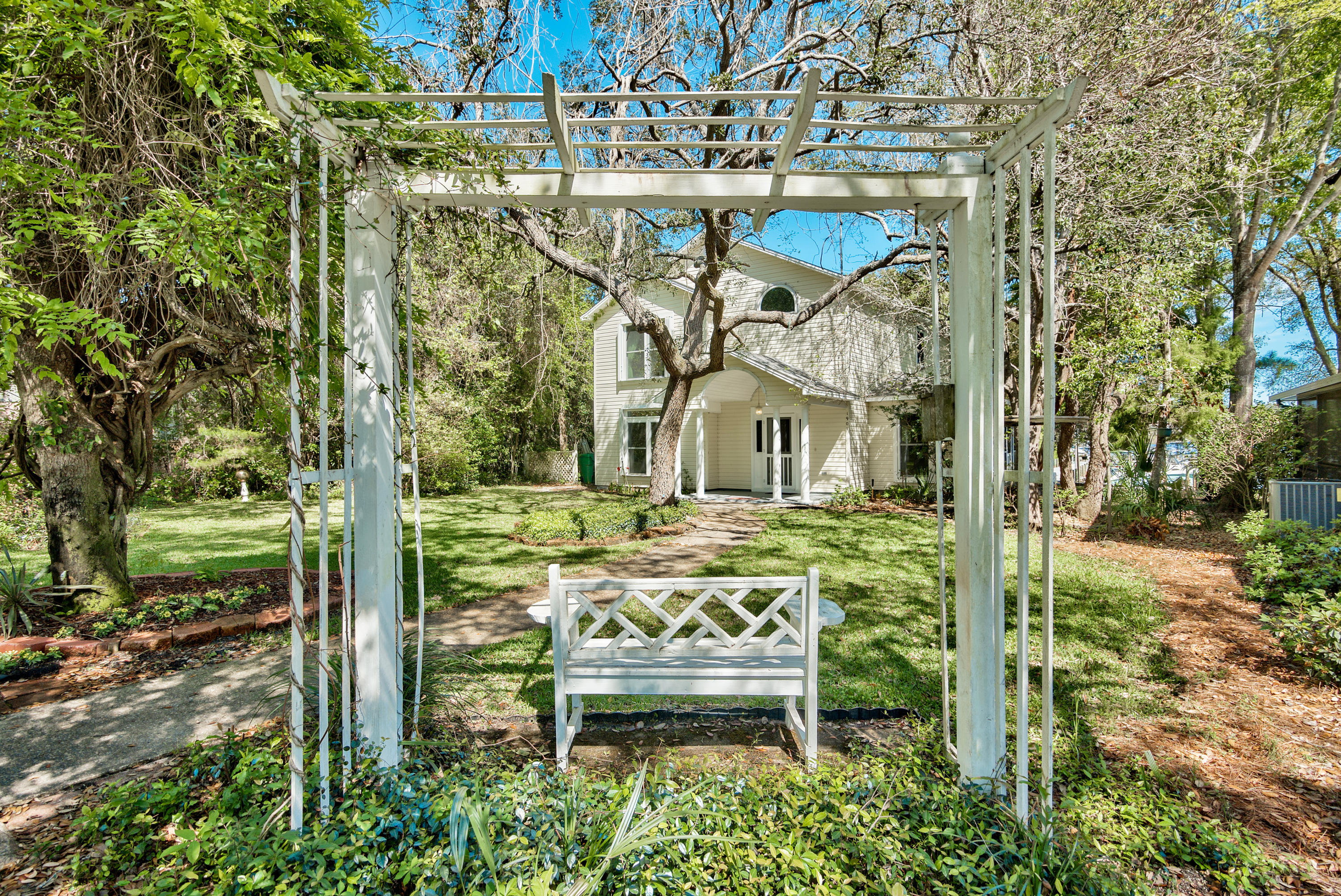 VALPARAISO PINECREST 6 - Residential