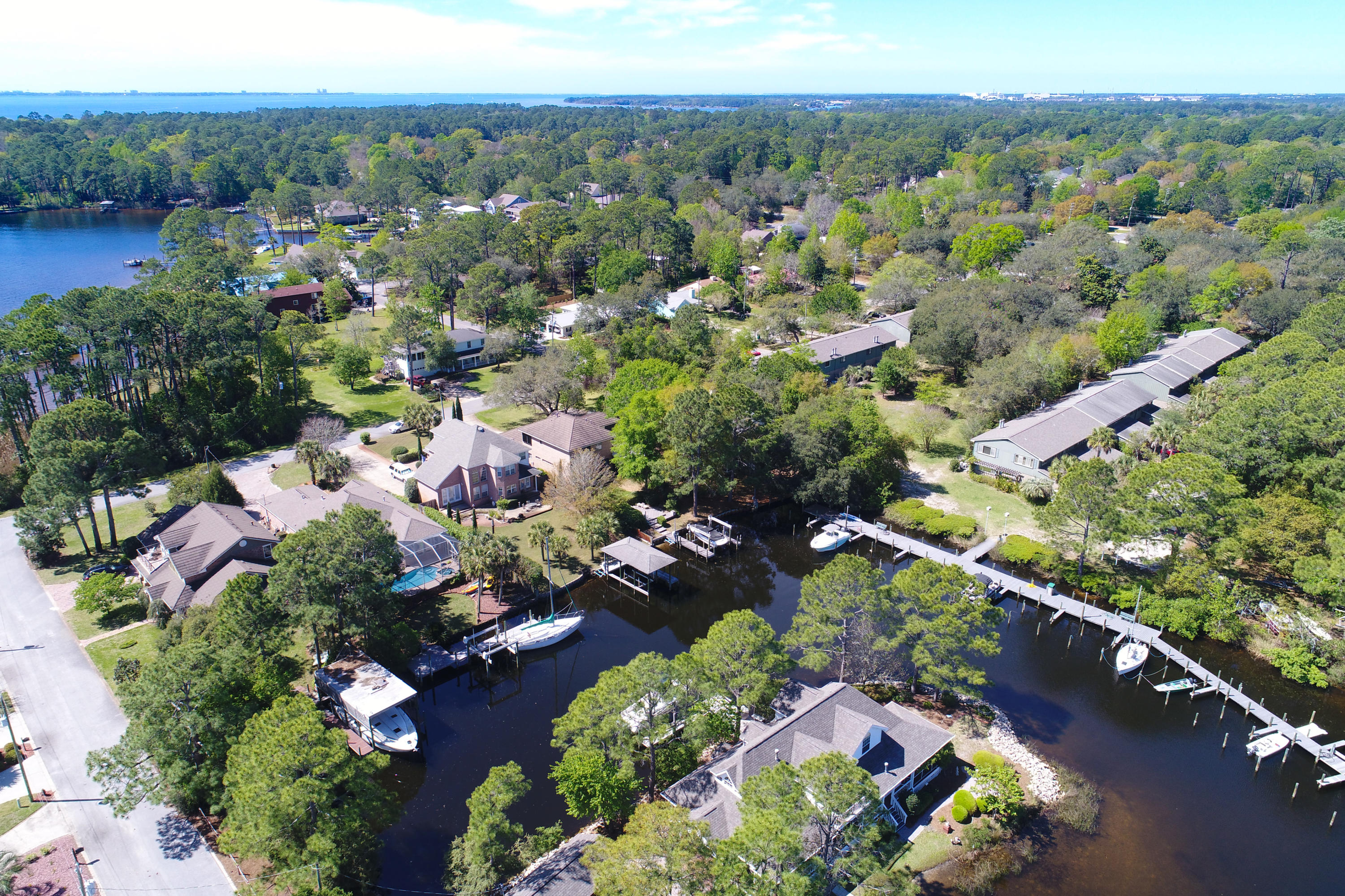 VALPARAISO PINECREST 6 - Residential