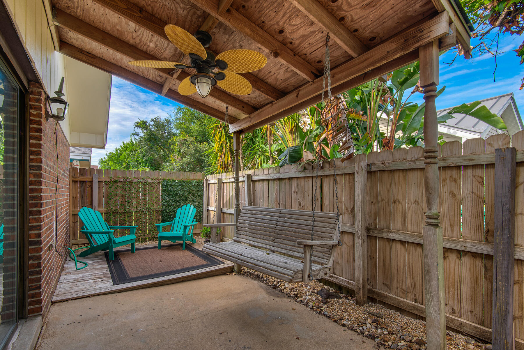 INDIAN OAKS S/D LOT 10 BLK B - Residential
