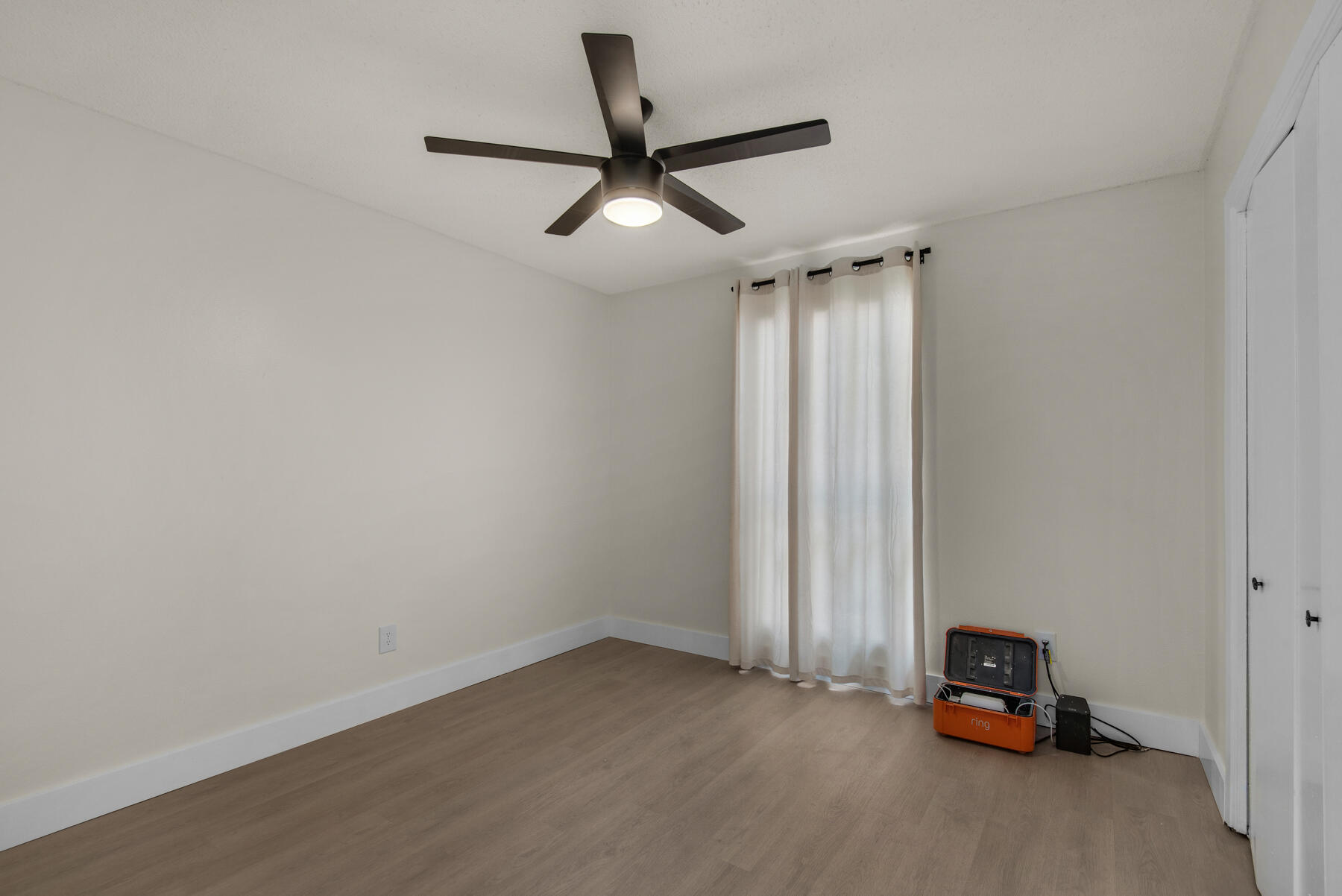 INDIAN OAKS S/D LOT 10 BLK B - Residential