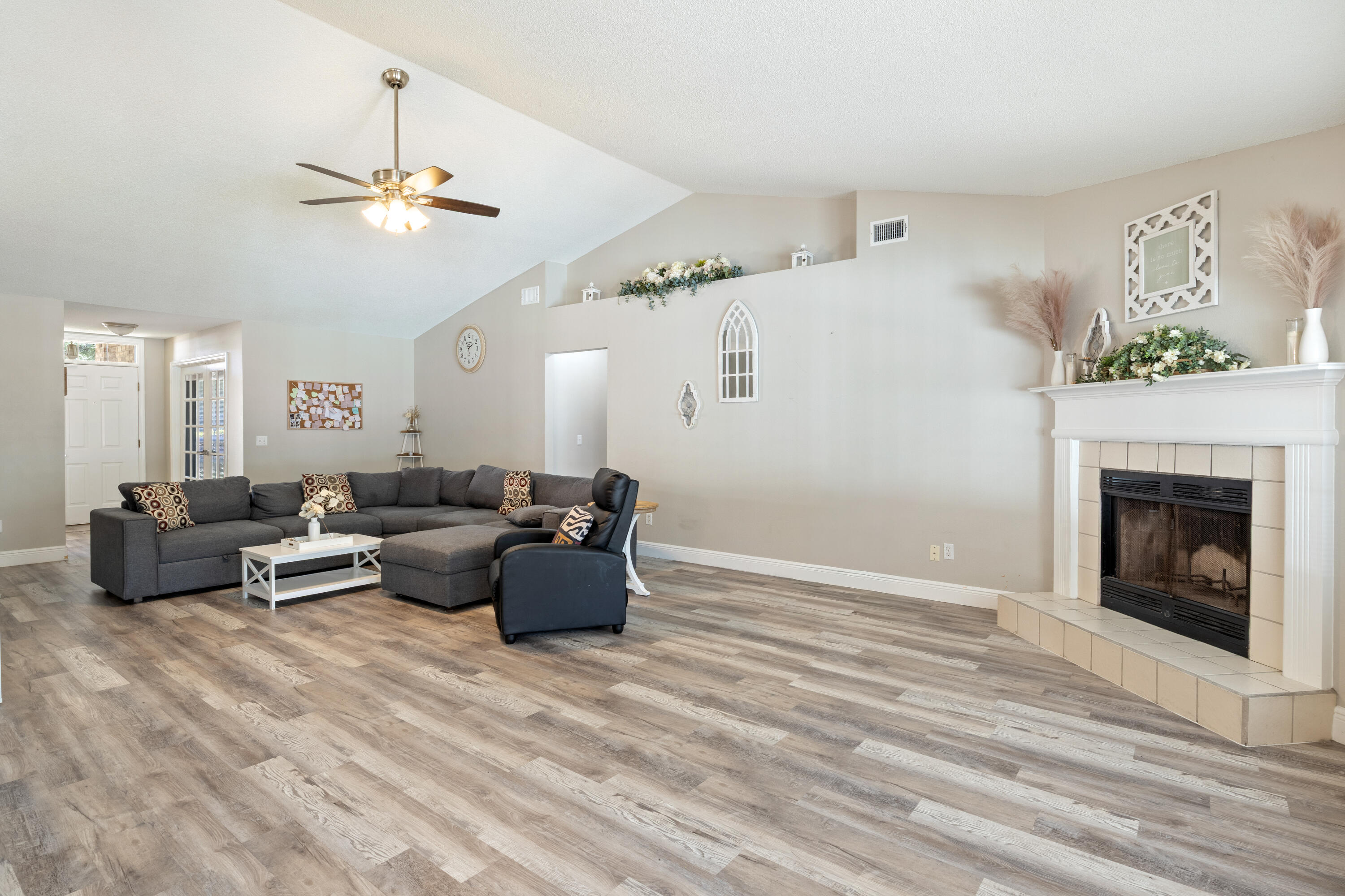 HOLLEY BY THE SEA - Residential