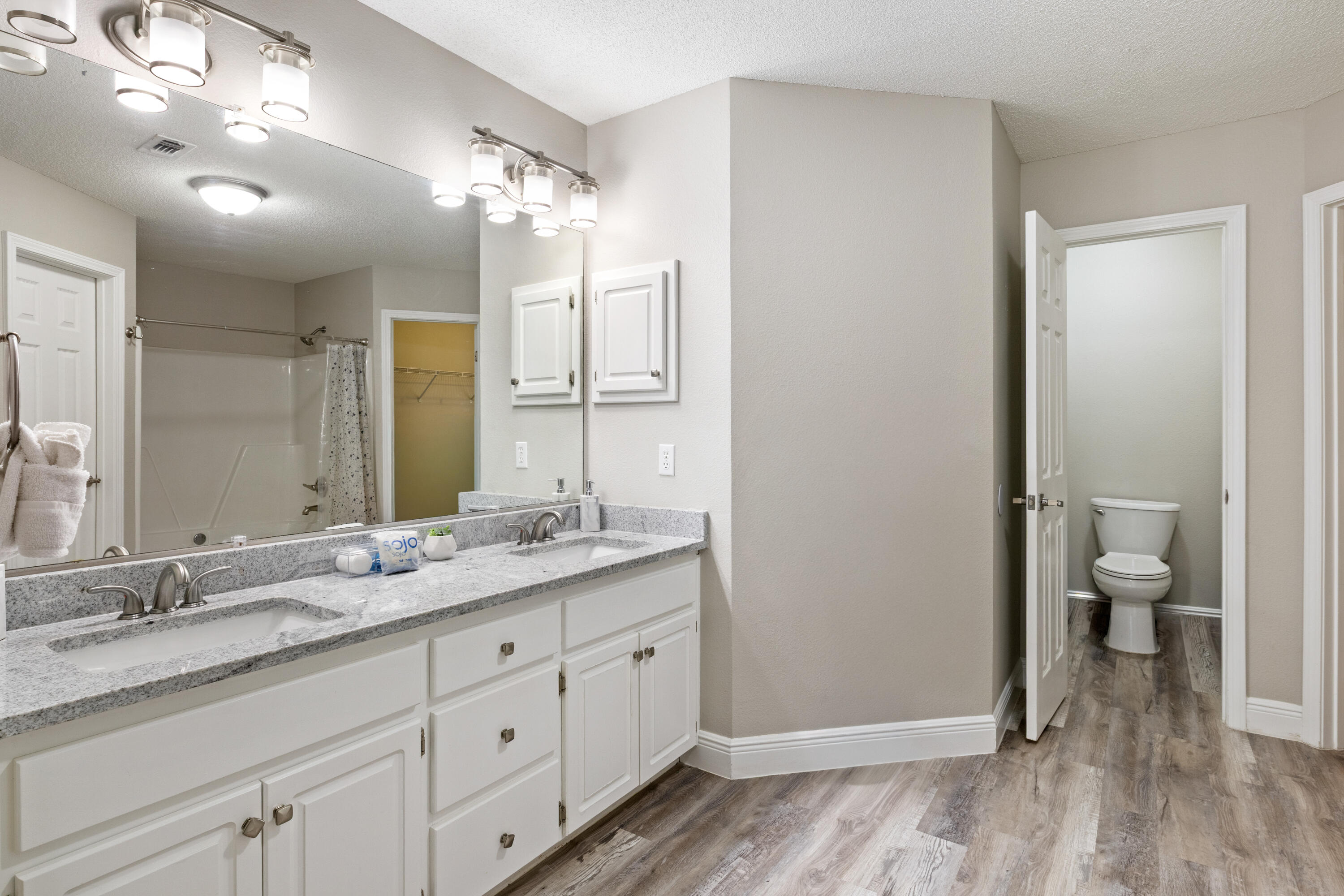 HOLLEY BY THE SEA - Residential