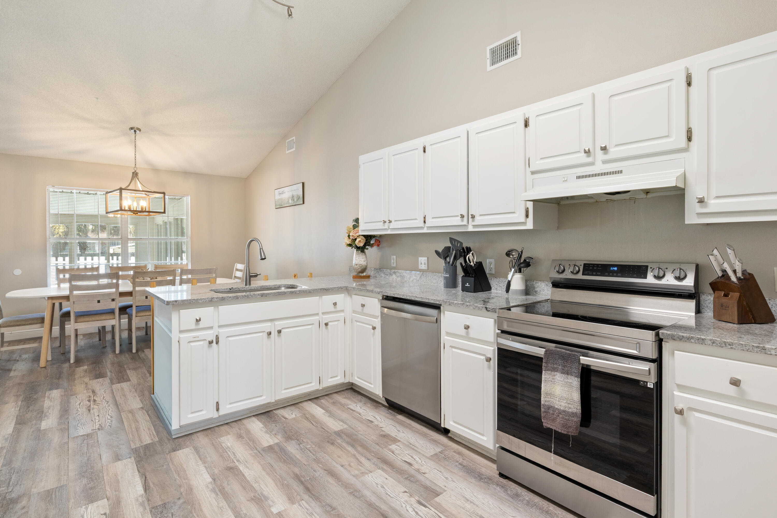 HOLLEY BY THE SEA - Residential