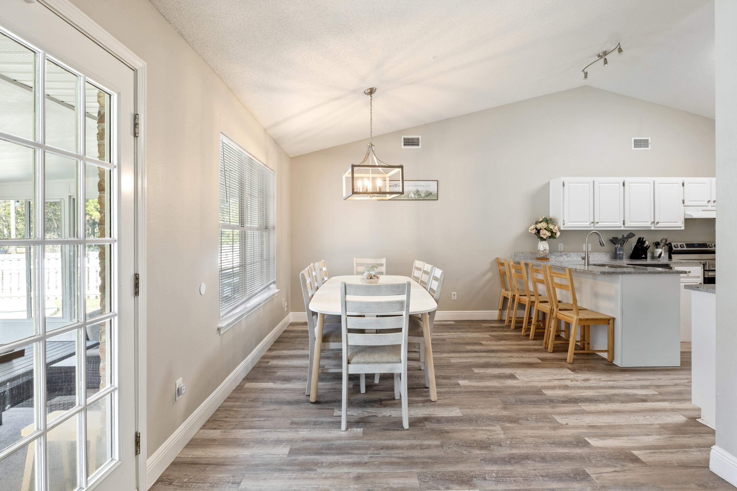 HOLLEY BY THE SEA - Residential