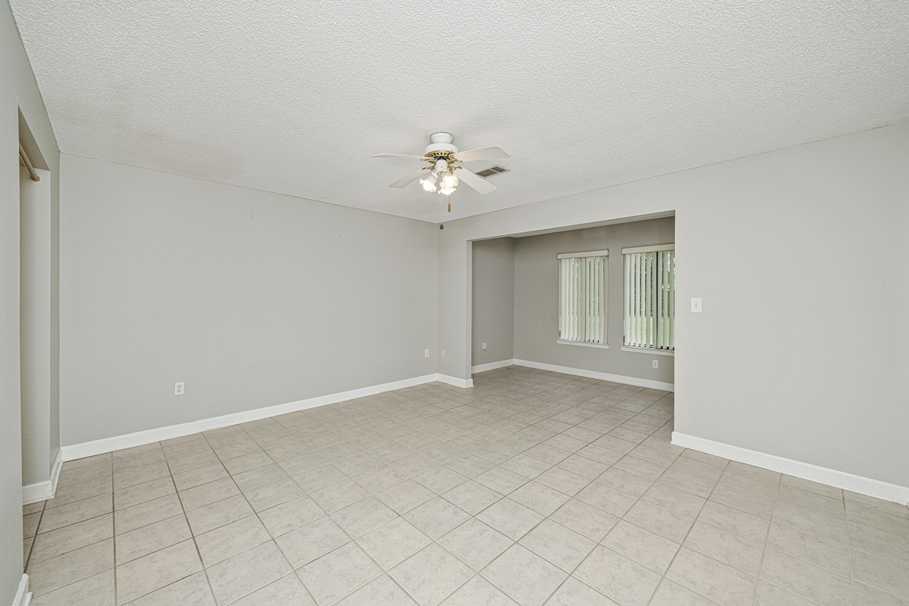 LAKESIDE CONDO AT BLUEWATER BAY - Residential