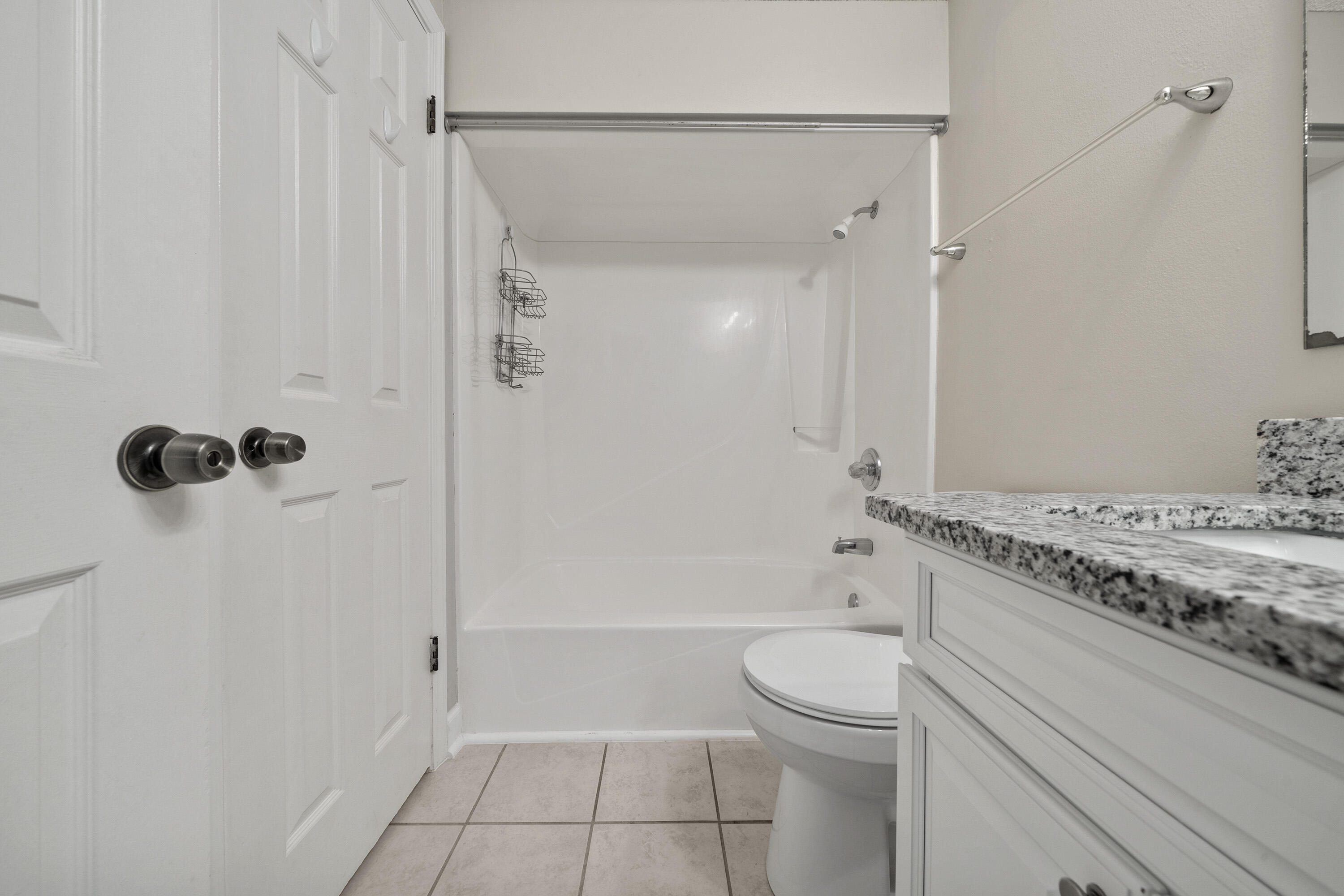 LAKESIDE CONDO AT BLUEWATER BAY - Residential