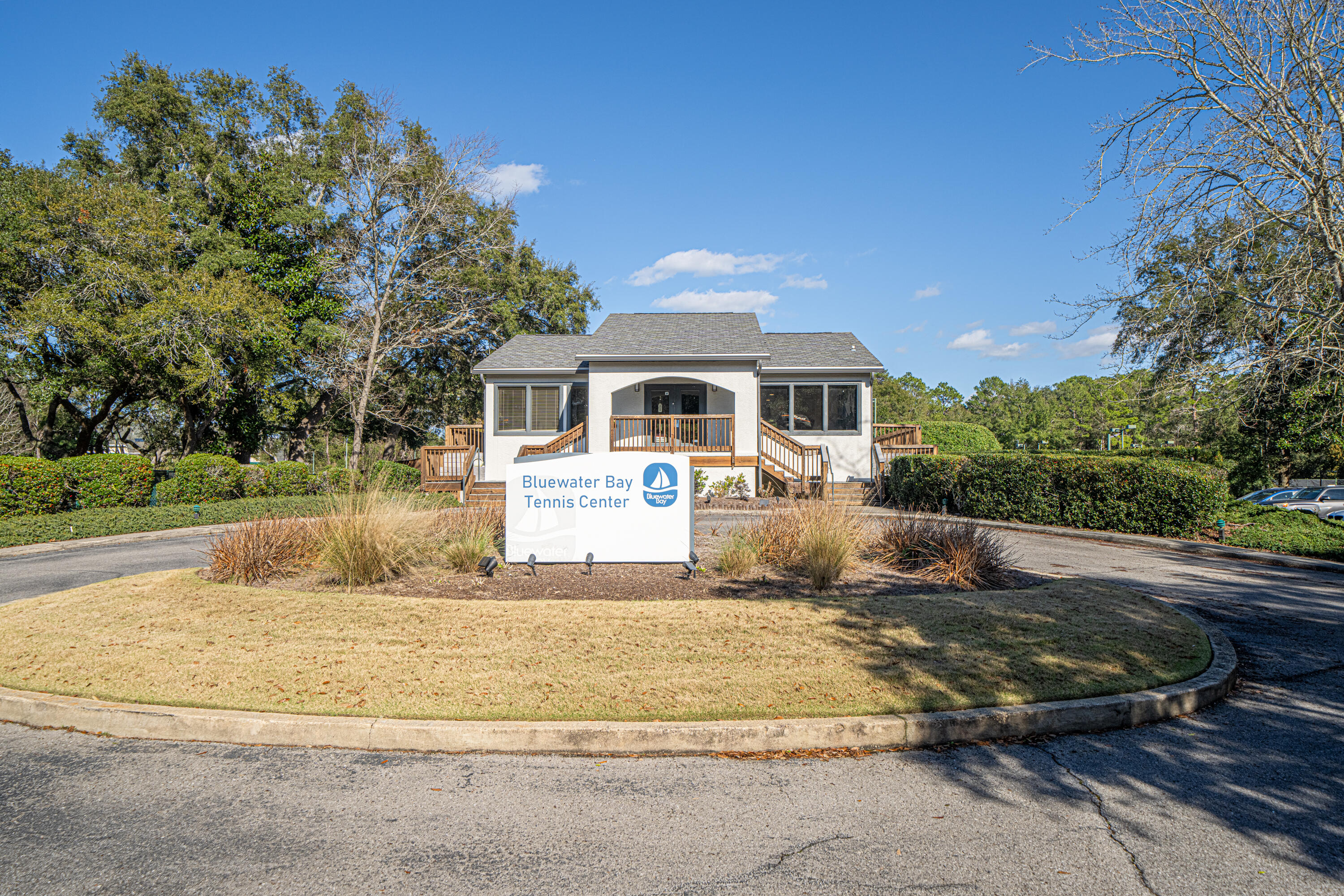 LAKESIDE CONDO AT BLUEWATER BAY - Residential