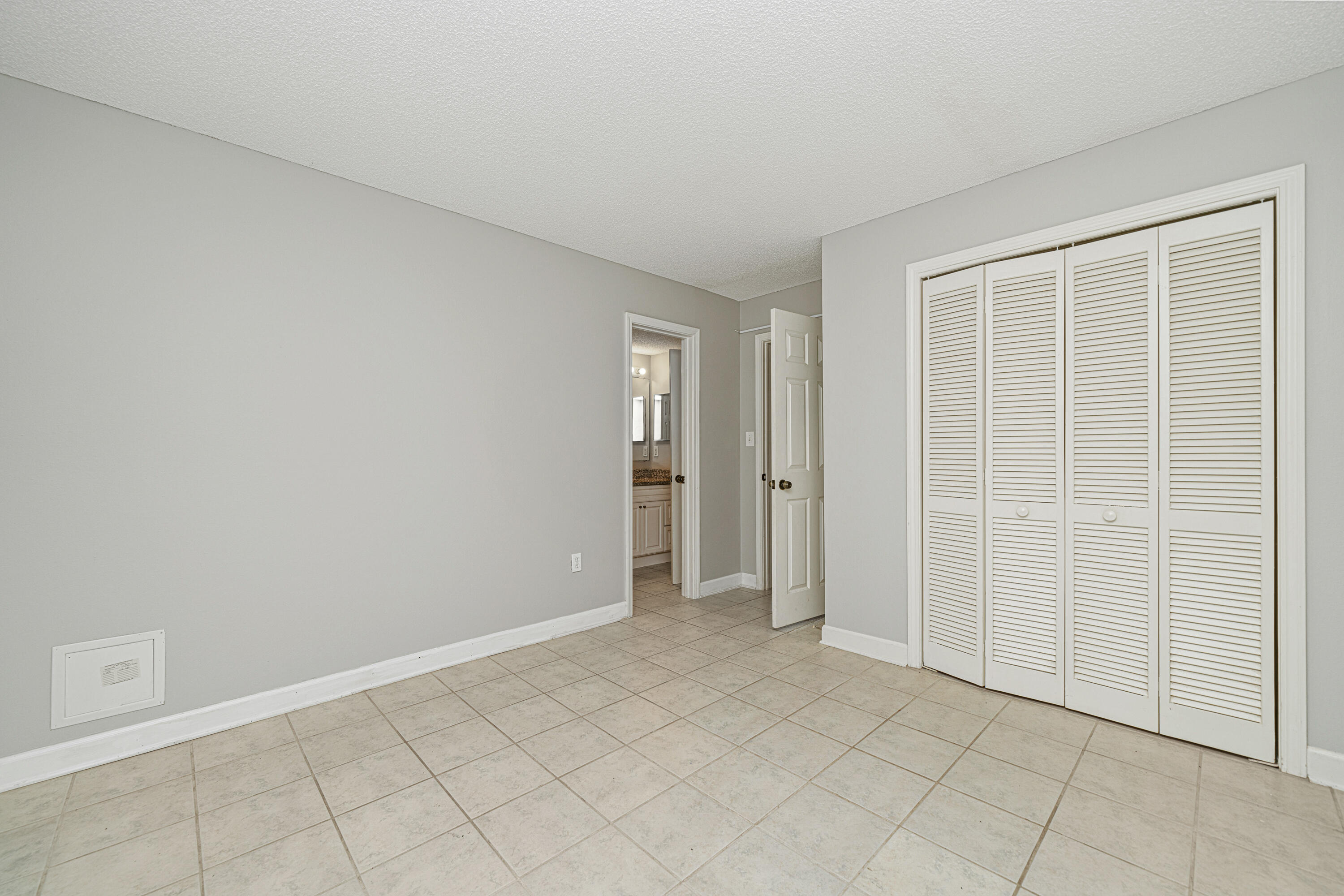 LAKESIDE CONDO AT BLUEWATER BAY - Residential