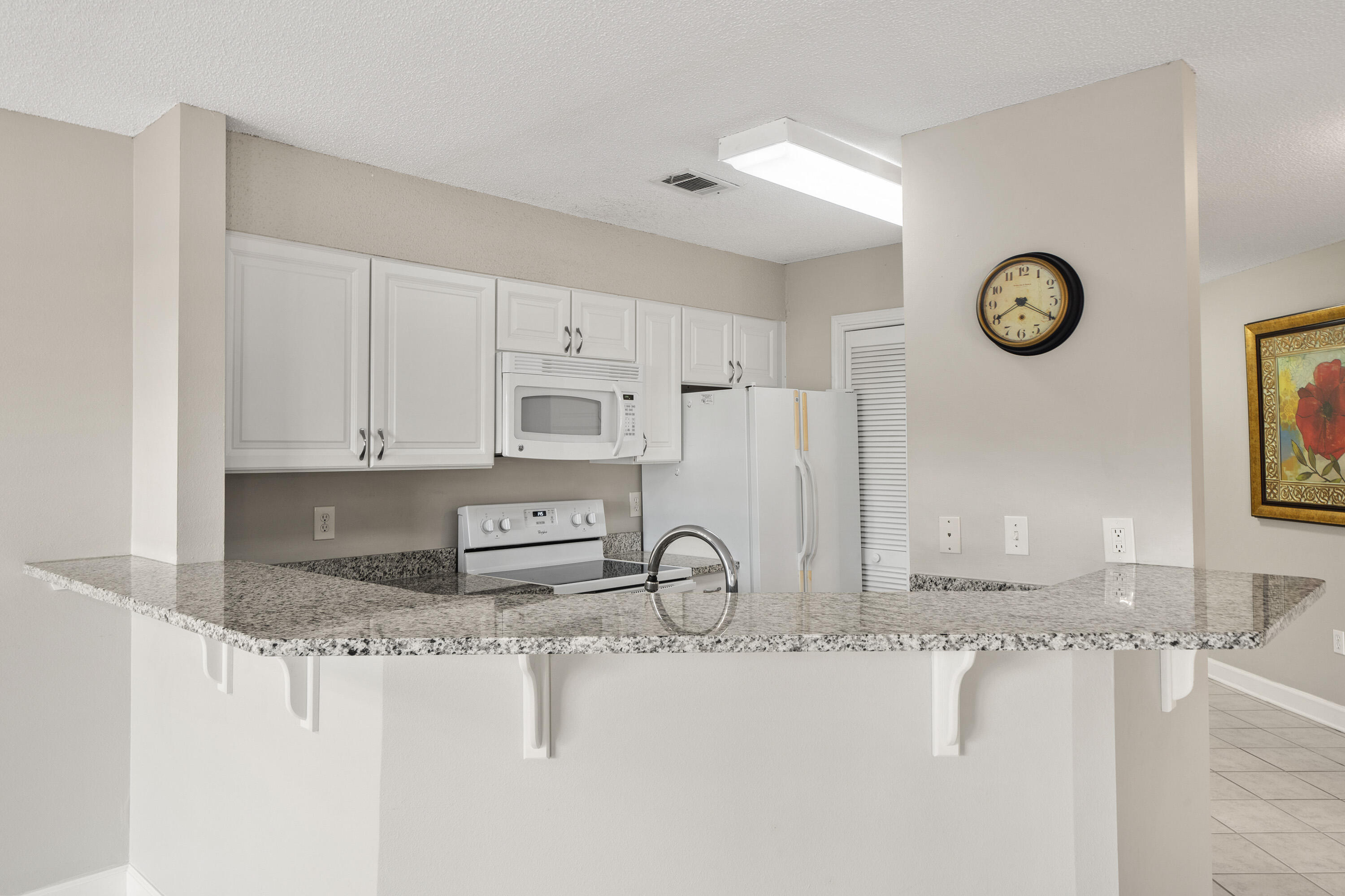 LAKESIDE CONDO AT BLUEWATER BAY - Residential