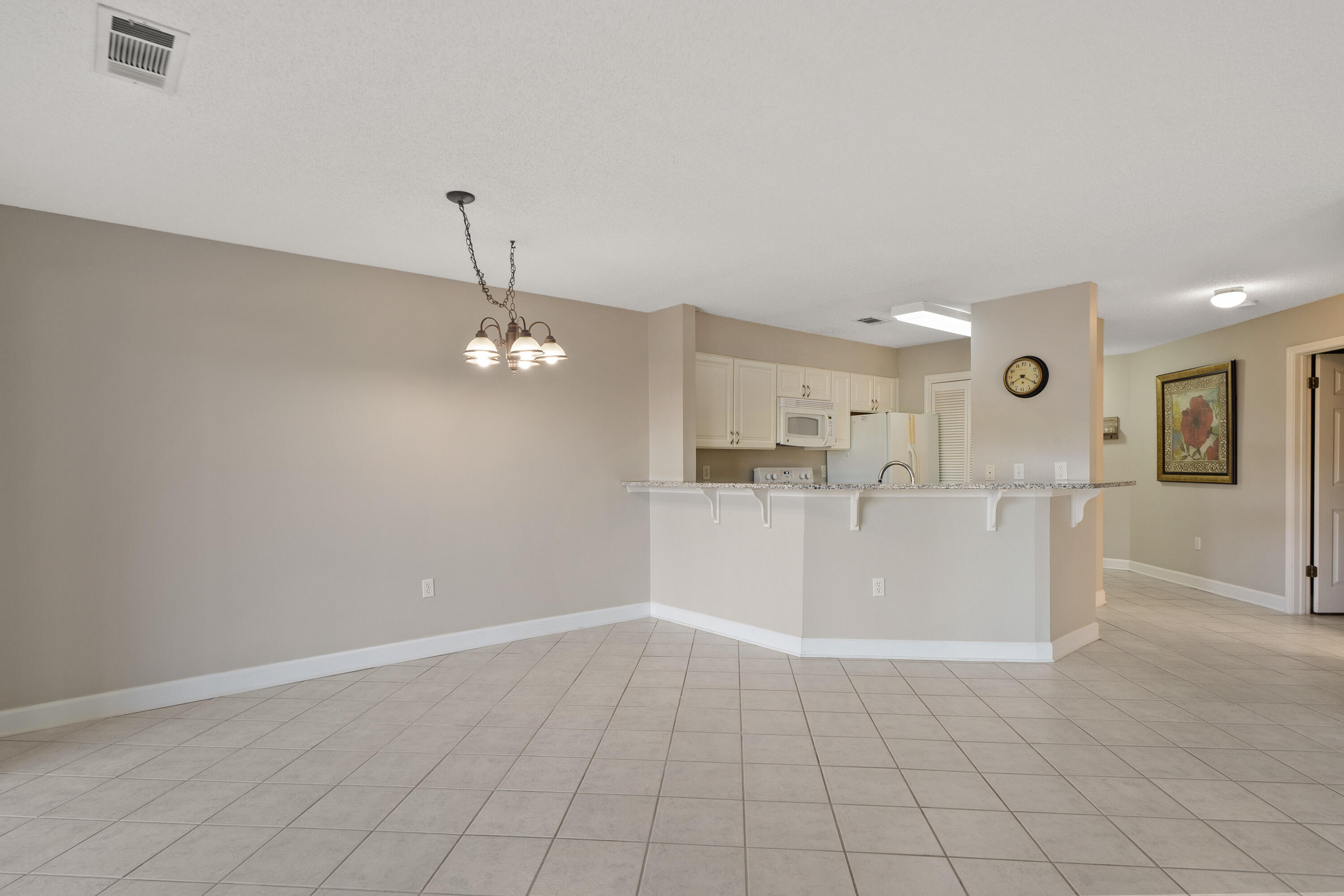 LAKESIDE CONDO AT BLUEWATER BAY - Residential