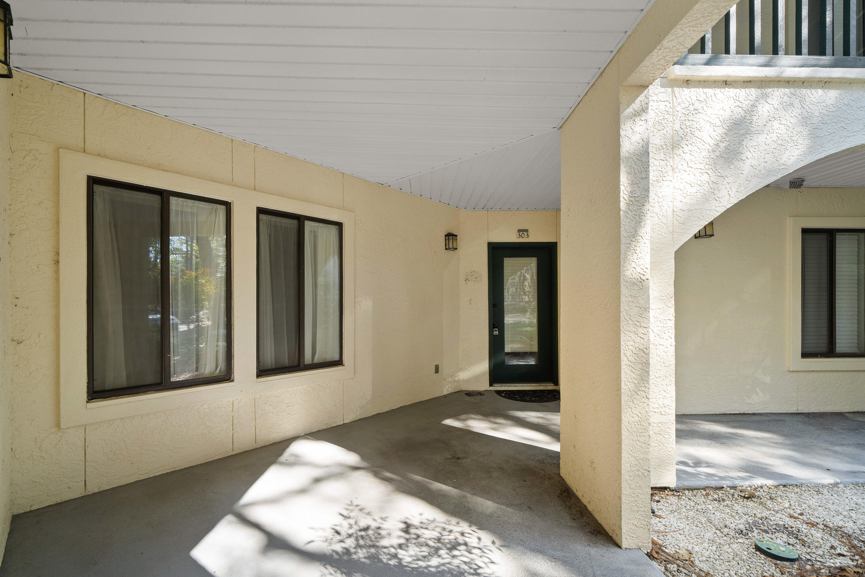 LAKESIDE CONDO AT BLUEWATER BAY - Residential