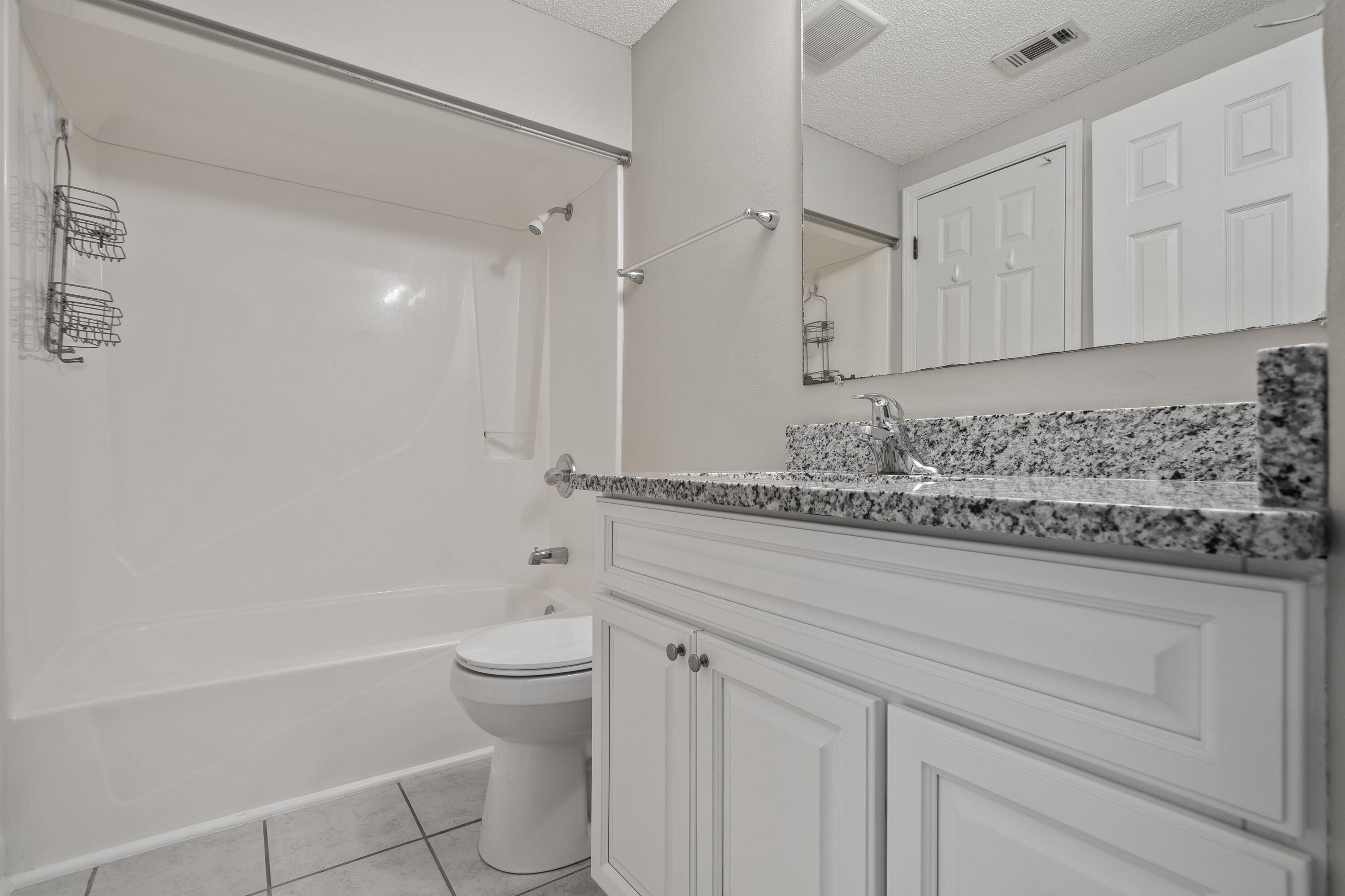 LAKESIDE CONDO AT BLUEWATER BAY - Residential