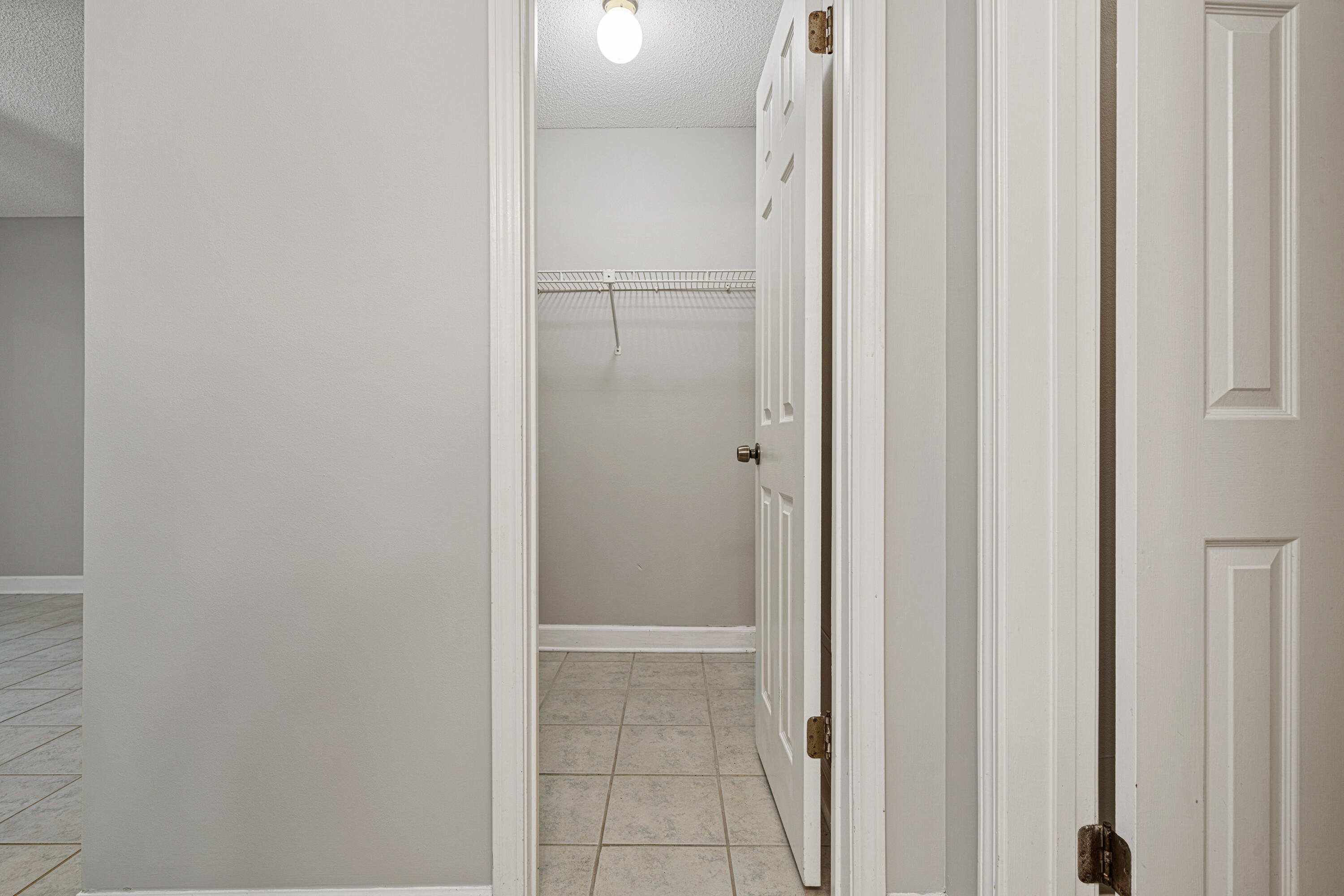LAKESIDE CONDO AT BLUEWATER BAY - Residential