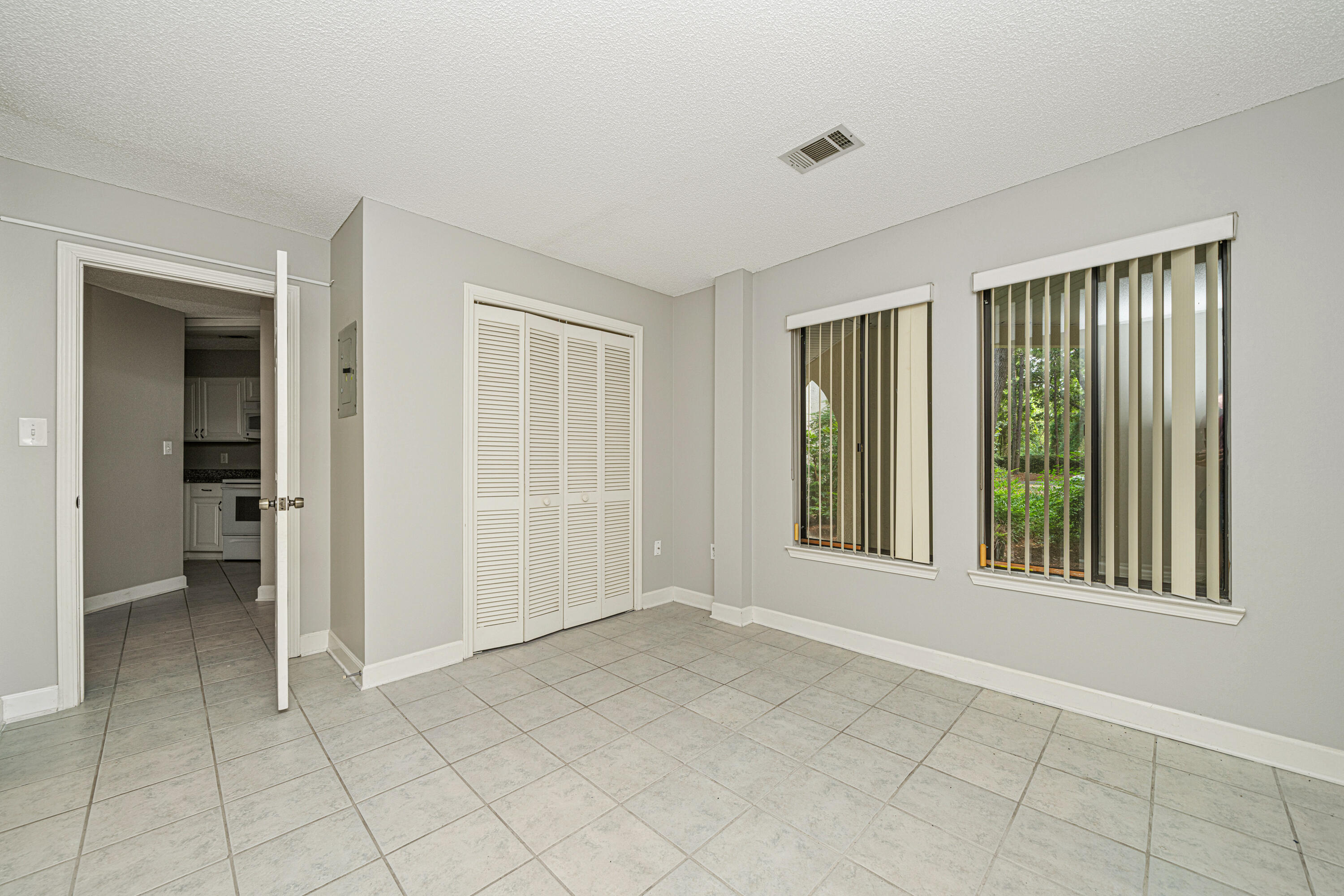 LAKESIDE CONDO AT BLUEWATER BAY - Residential