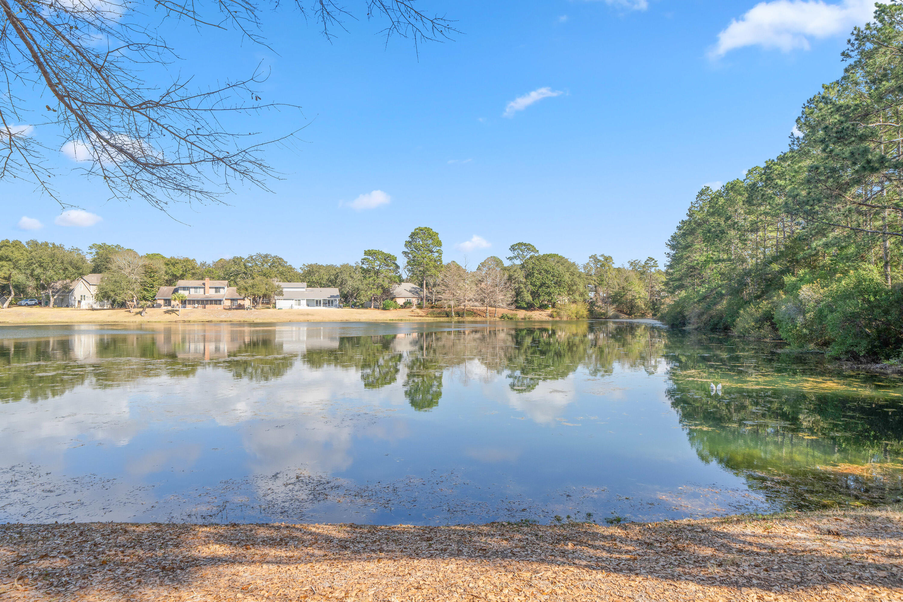 LAKESIDE CONDO AT BLUEWATER BAY - Residential