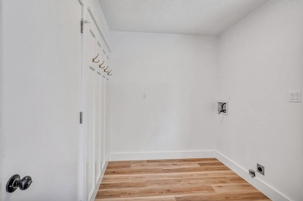 LAKE LORRAINE EST - Residential