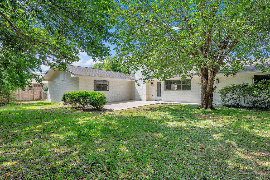 LAKE LORRAINE EST - Residential