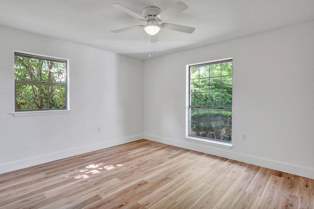 LAKE LORRAINE EST - Residential