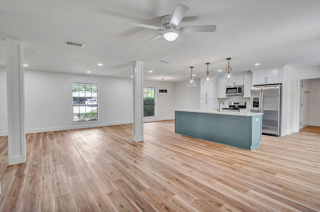 LAKE LORRAINE EST - Residential