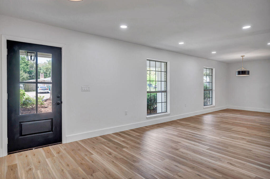 LAKE LORRAINE EST - Residential