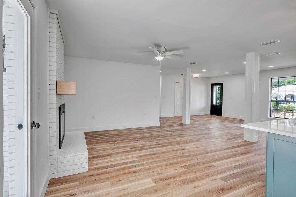 LAKE LORRAINE EST - Residential