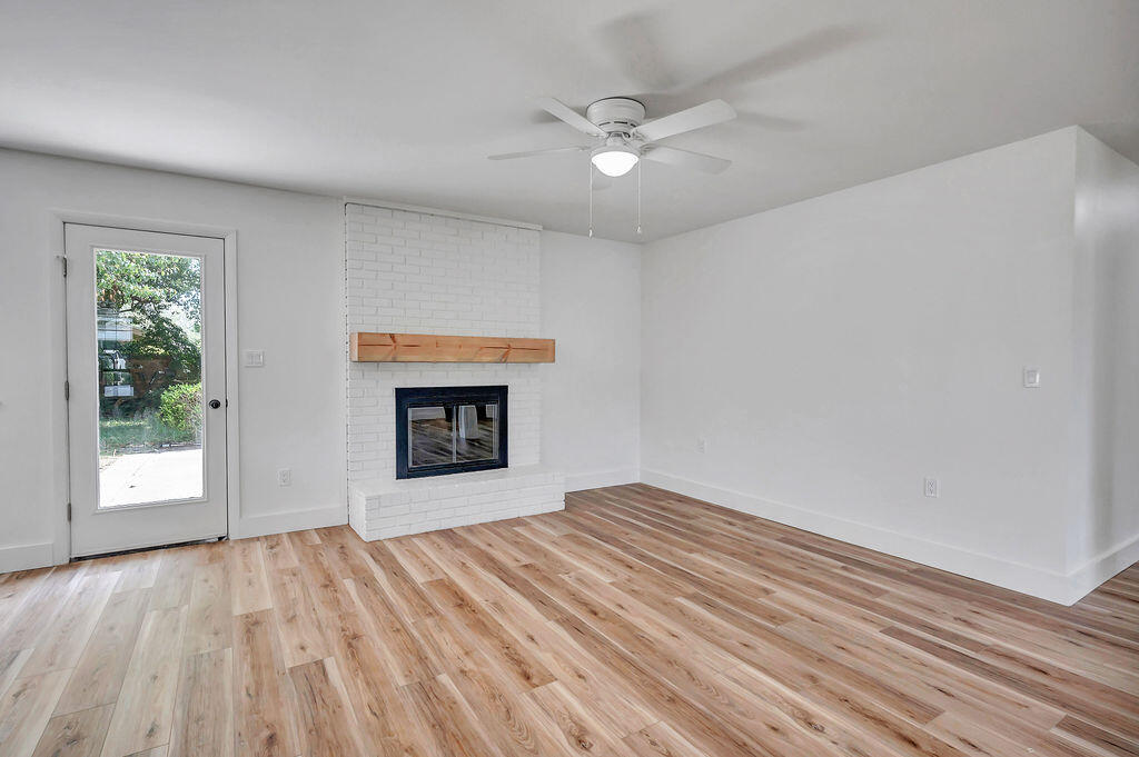 LAKE LORRAINE EST - Residential