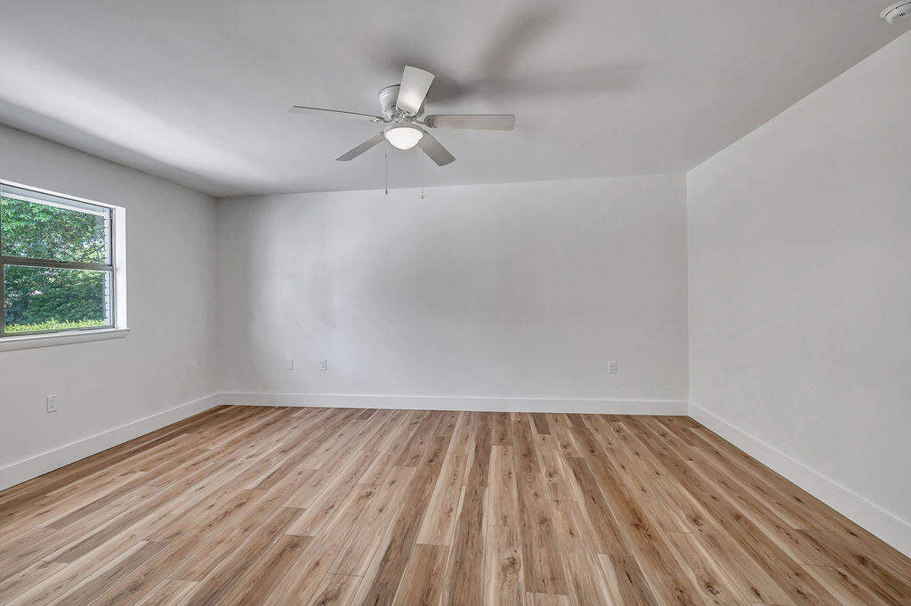 LAKE LORRAINE EST - Residential