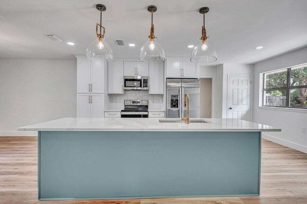 LAKE LORRAINE EST - Residential