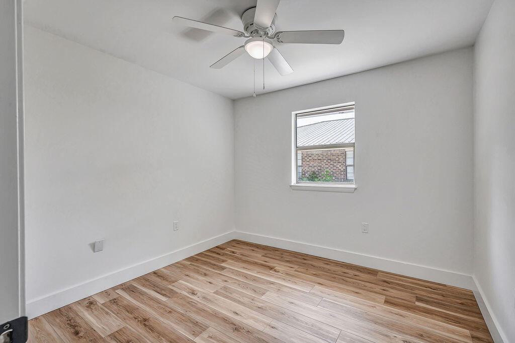 LAKE LORRAINE EST - Residential