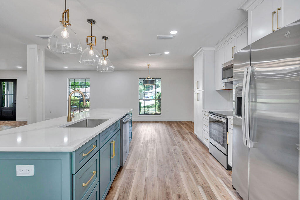 LAKE LORRAINE EST - Residential