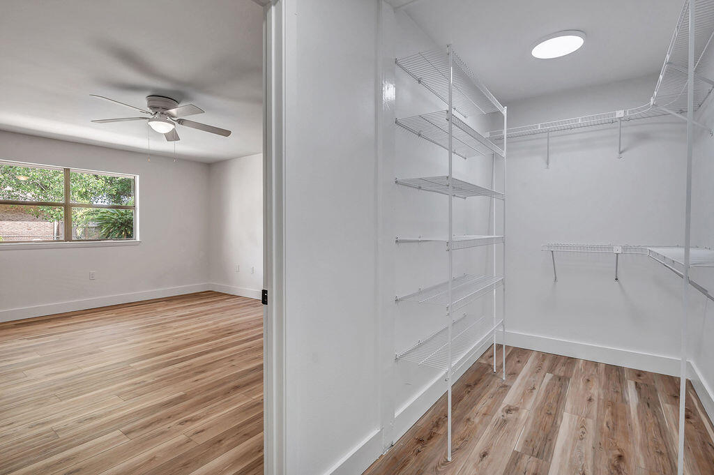 LAKE LORRAINE EST - Residential