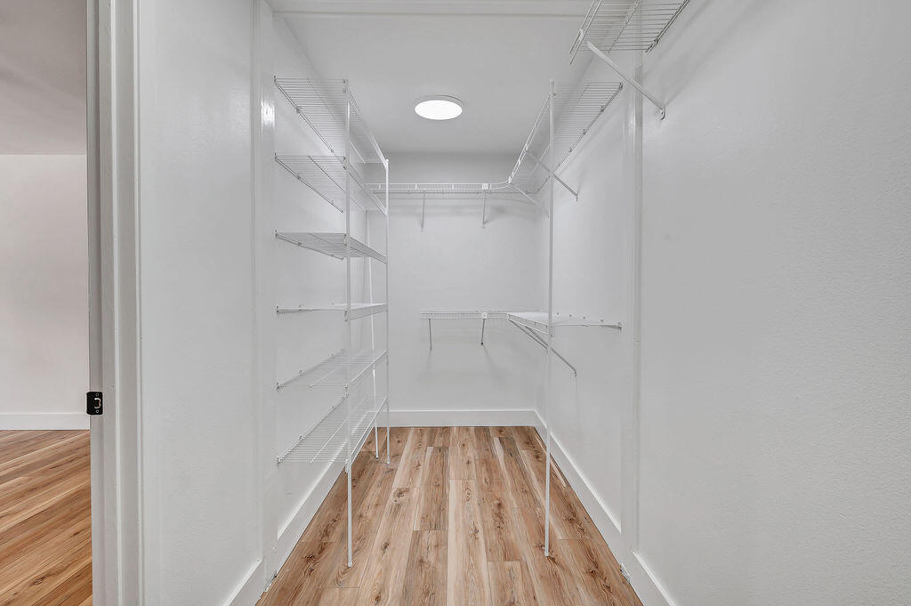 LAKE LORRAINE EST - Residential