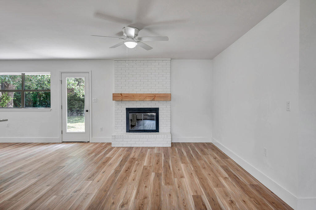 LAKE LORRAINE EST - Residential