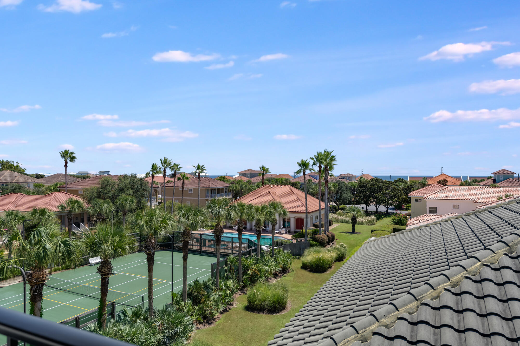 LA VALENCIA BEACH RESORT - Residential