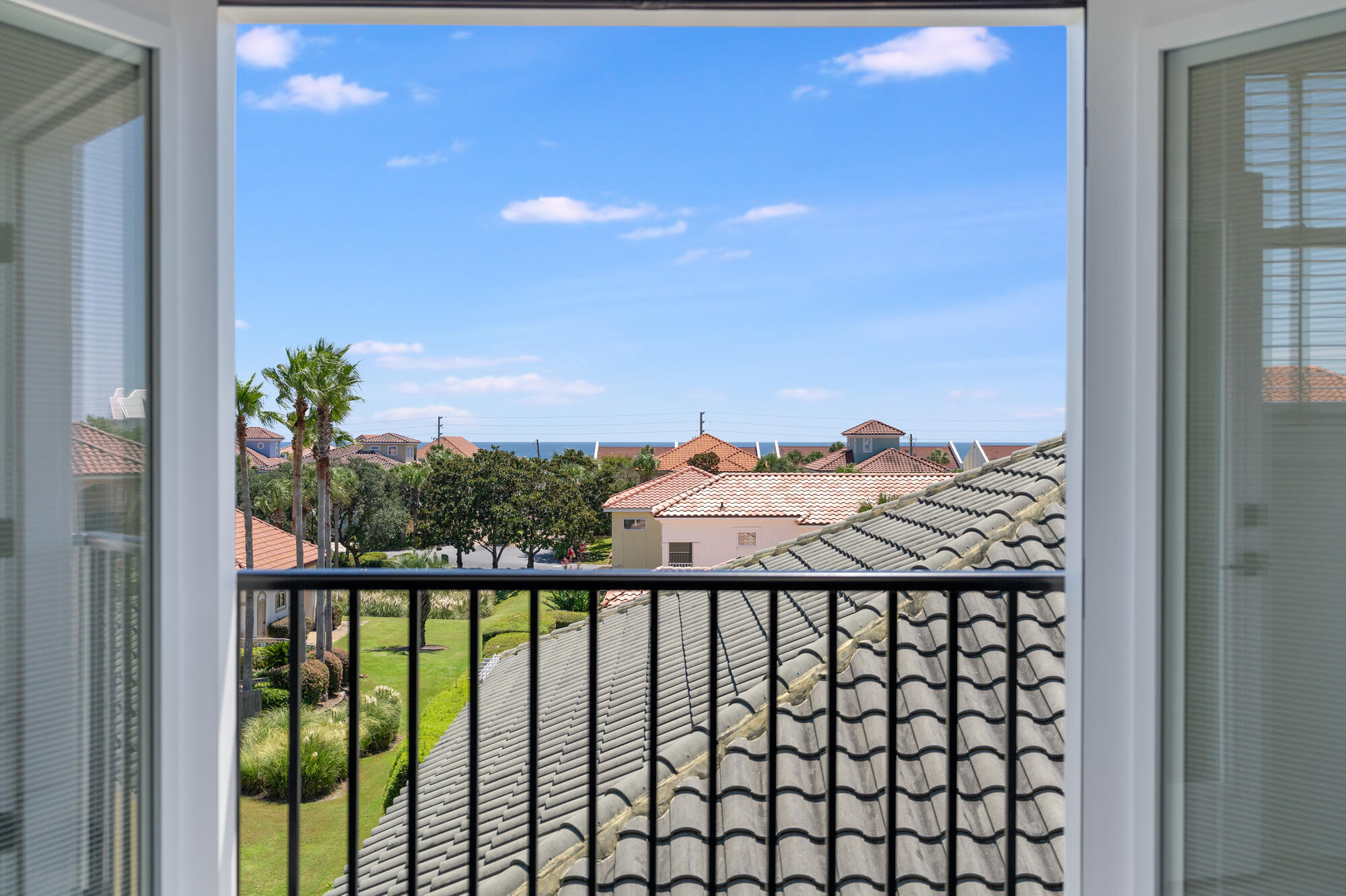 LA VALENCIA BEACH RESORT - Residential