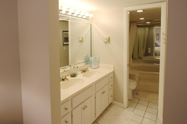 EL MATADOR CONDO - Residential