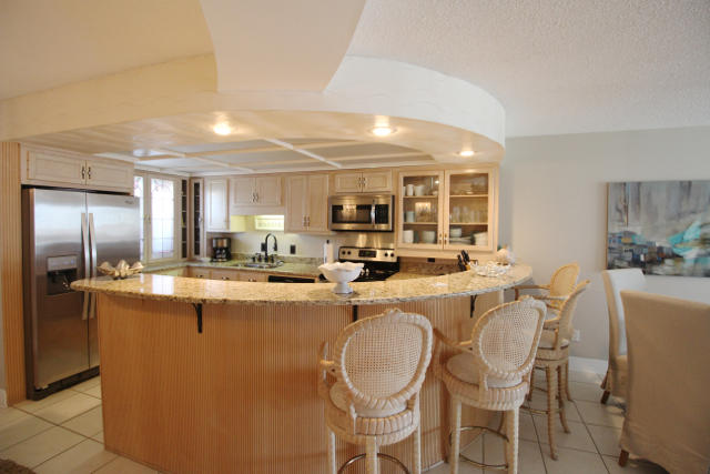 EL MATADOR CONDO - Residential