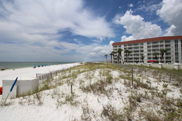 EL MATADOR CONDO - Residential