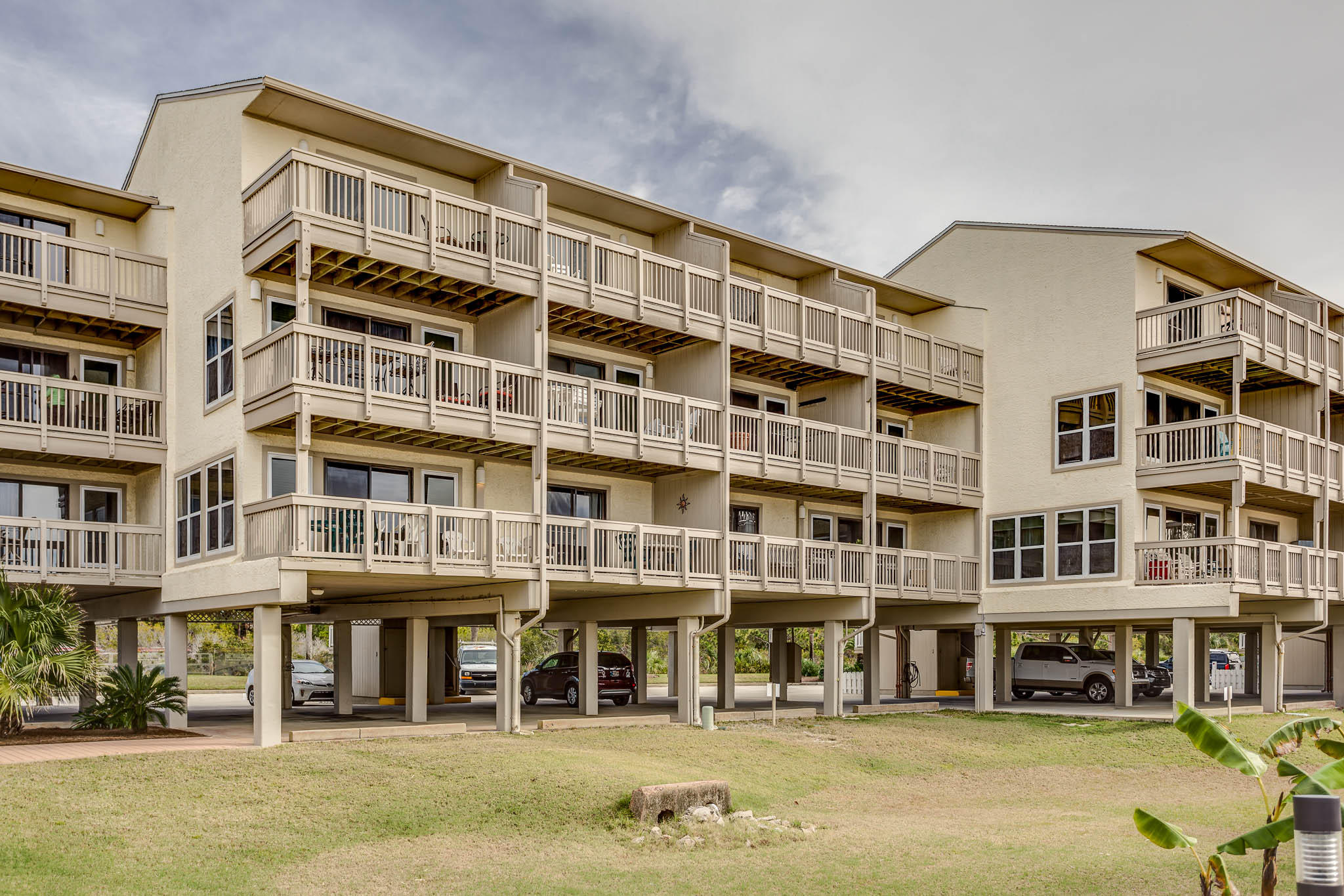 RAMSGATE HARBOUR PH 4 CONDO - Residential