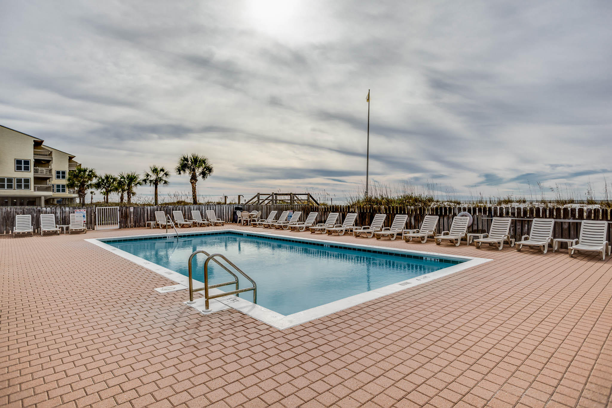 RAMSGATE HARBOUR PH 4 CONDO - Residential