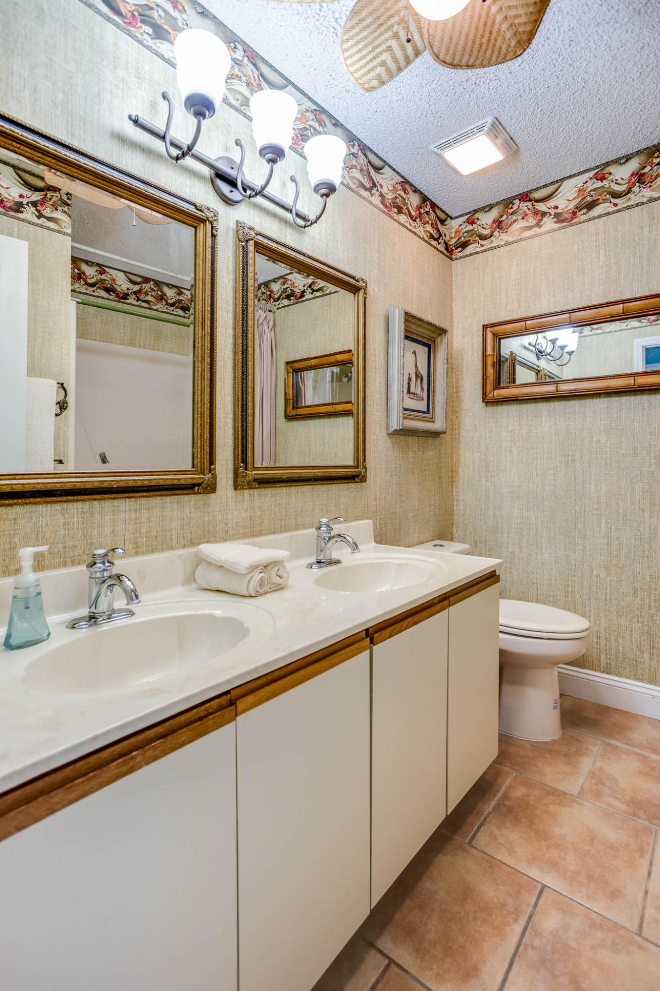 RAMSGATE HARBOUR PH 4 CONDO - Residential