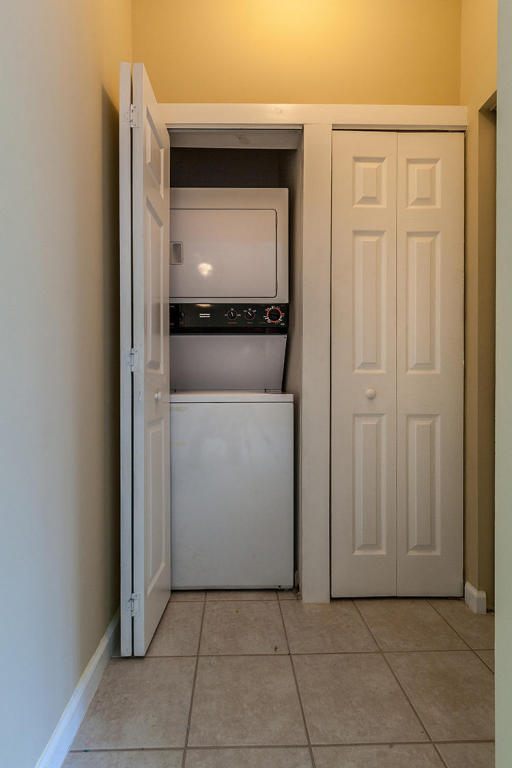 HERONS WATCH CONDO PH 1 - Residential